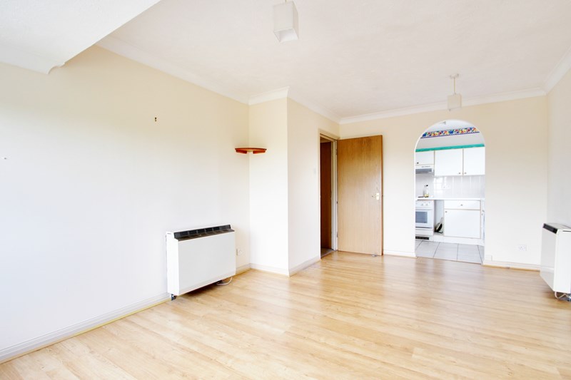 Rowantree Road, Enfield, Middlesex, EN2 8QG