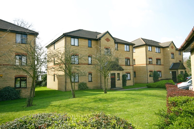 Woodfield Close, Enfield, Middlesex, EN1 2AZ