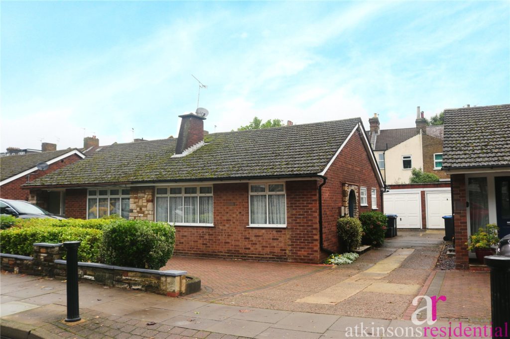 Tenniswood Road, Enfield, Middlesex, EN1 3LJ